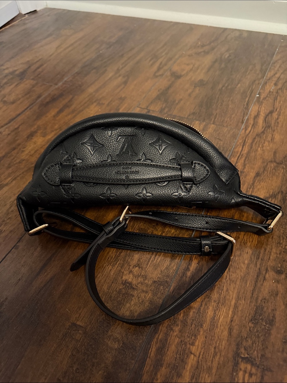 Black Embossed Leather Crossbody Belt Bag - EUC - Picture 5 of 5